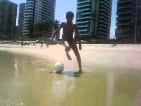 Video Eu e os Meninos na Praia de Piedade 131211 - YouTube