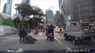 25feb2018 singapore police rapid deployment troop bike fall