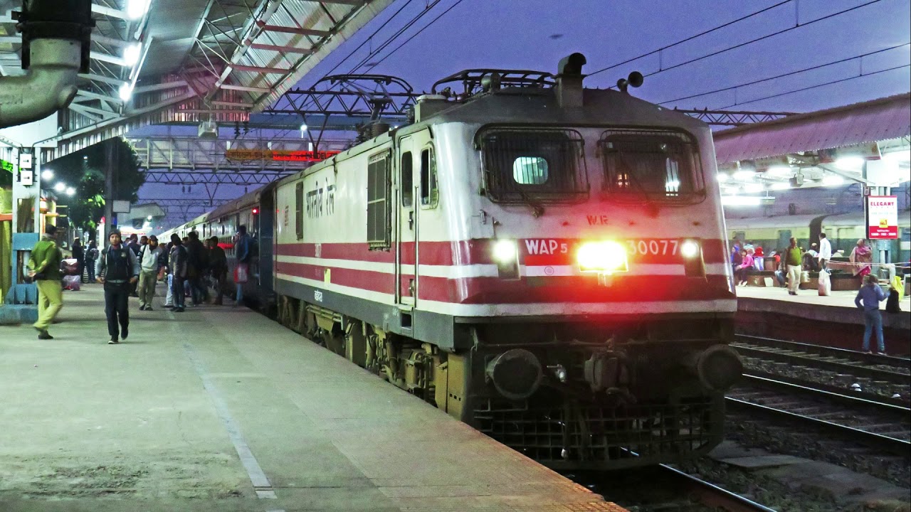22322 Hool Express And 13049 Howrah - Amritsar Express With BRC WAP5.[Not HWH WAP5].