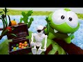 Om Nom auf Deutsch. Spannendes Spielzeug Abenteuer. Video für Kinder.