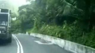 A quick drive up the Roseau Valley