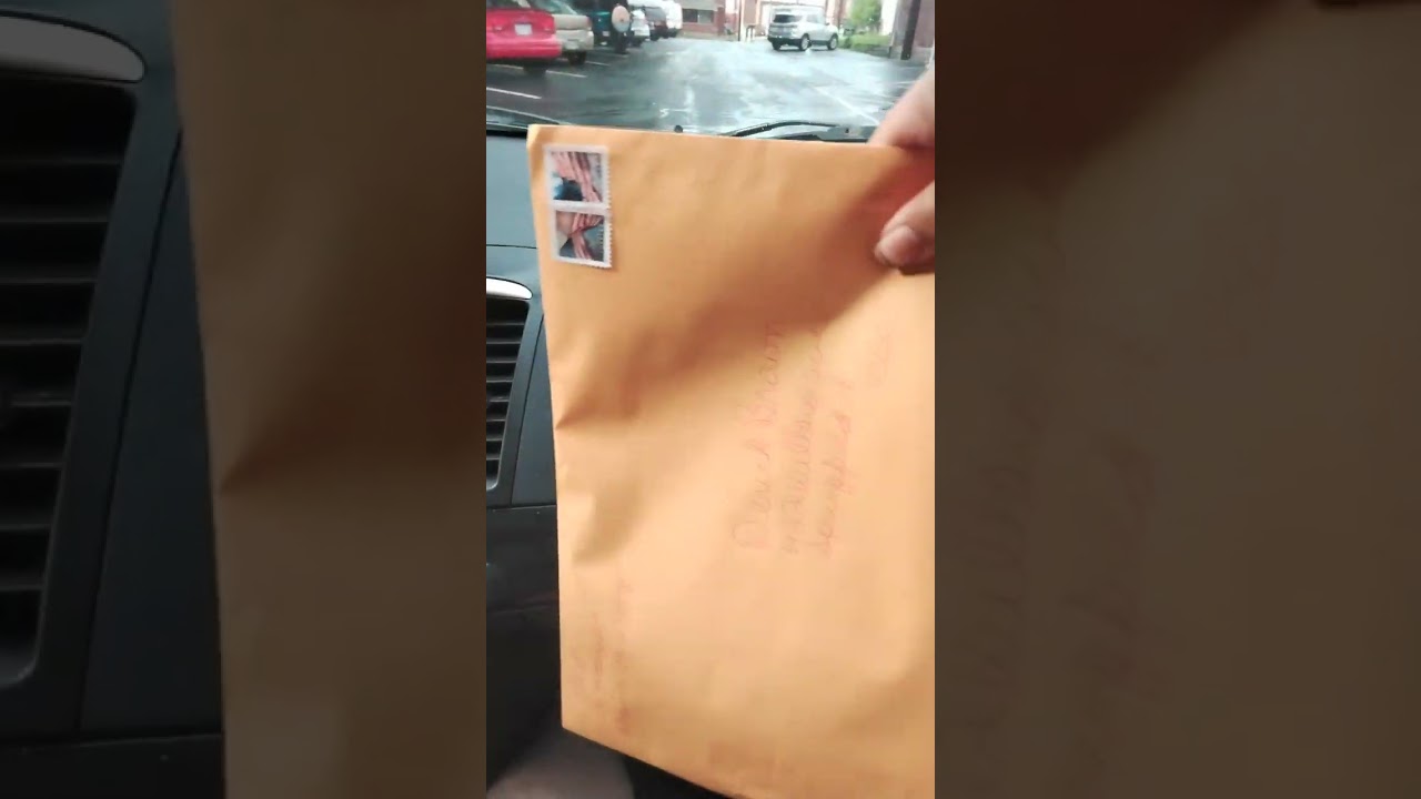 Going To The post 📫 office 🏬 To Drop off That mail and going Home 🏡 and my music 🎶  cd in the car 🚗