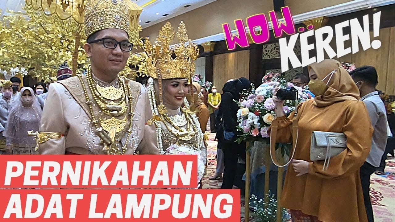 Begini ternyata resepsi pernikahan adat Lampung..