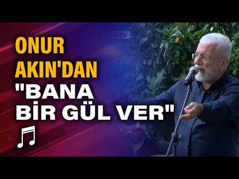 Onur Akın'dan canlı performans \