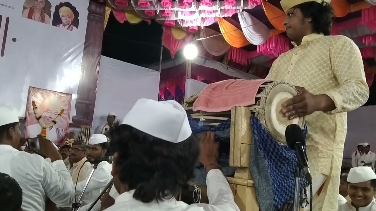 अप्रतीम कीर्तन चाल. मृदूंग वादक -गुरुवर्य मधुकर बुवा धोंगडे आणि चेतन‌ तरे.