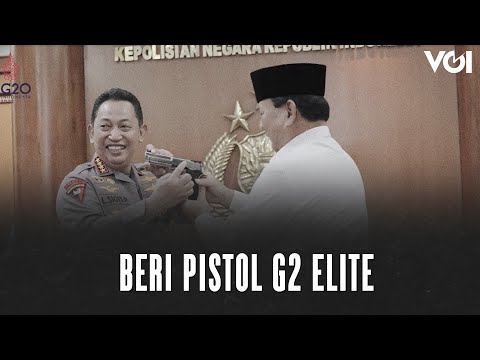 Ini Momen Menhan Prabowo Beri Pistol G2 Elite ke Kapolri Listyo Sigit #shorts