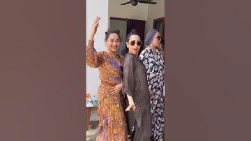 Madhuri Dixit & Karisma Kapoor recreate the iconic dance from #DilToPagalHai #shorts #dance