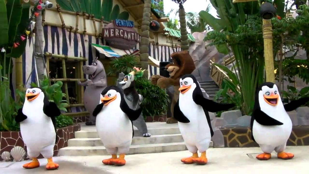Universal Studios - Madagascar Cast
