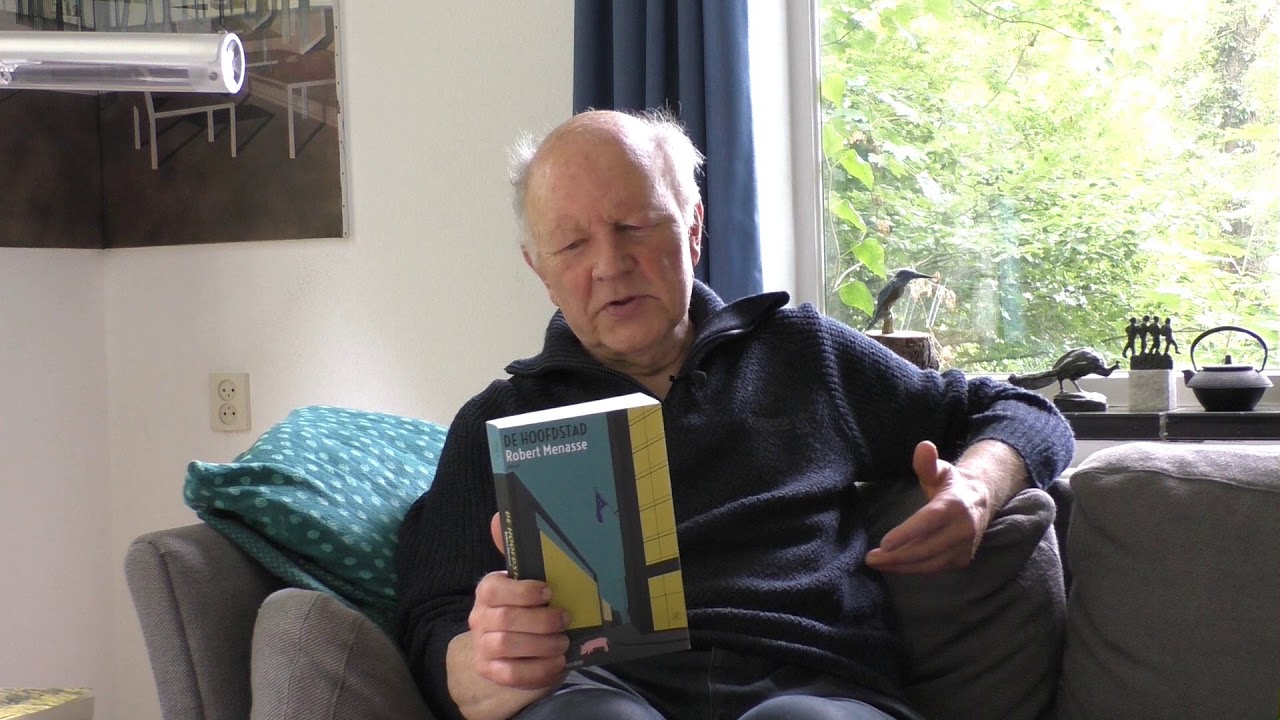 Maarten 't Hart over het boek 'De Hoofdstad' Van Robert Menasse - YouTube
