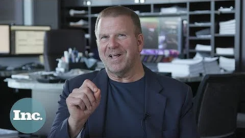 Billionaire Tilman Fertitta Shares His 5 Best Piec...