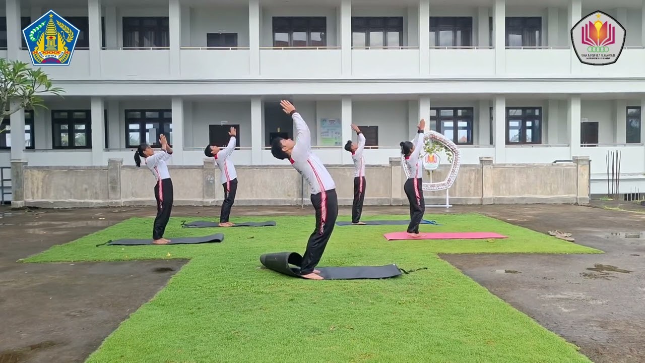 Yoga Surya Namaskara XIIF.P3 SMAN 2 SUKAWATI 