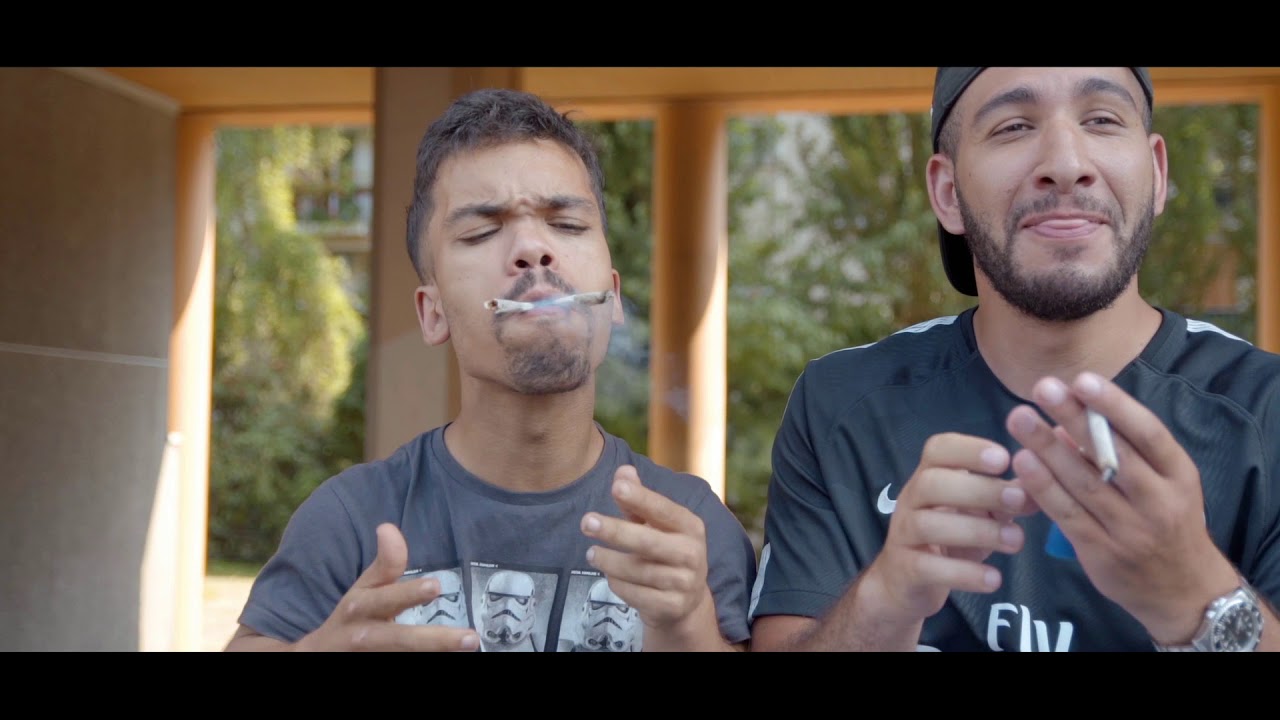 Guarda Bash - Reste Tkl (Clip Officiel) su YouTube Guarda Bash - Reste Tkl (Clip Officiel) su YouTube