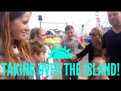 camera iphone 8 plus apk The Peakes and Dudgies take over the Island!