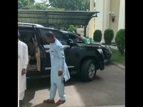 El-Rufai's Convoy : Moment A Man Opens Car Door For The Man Who Will Open Door For The Governor