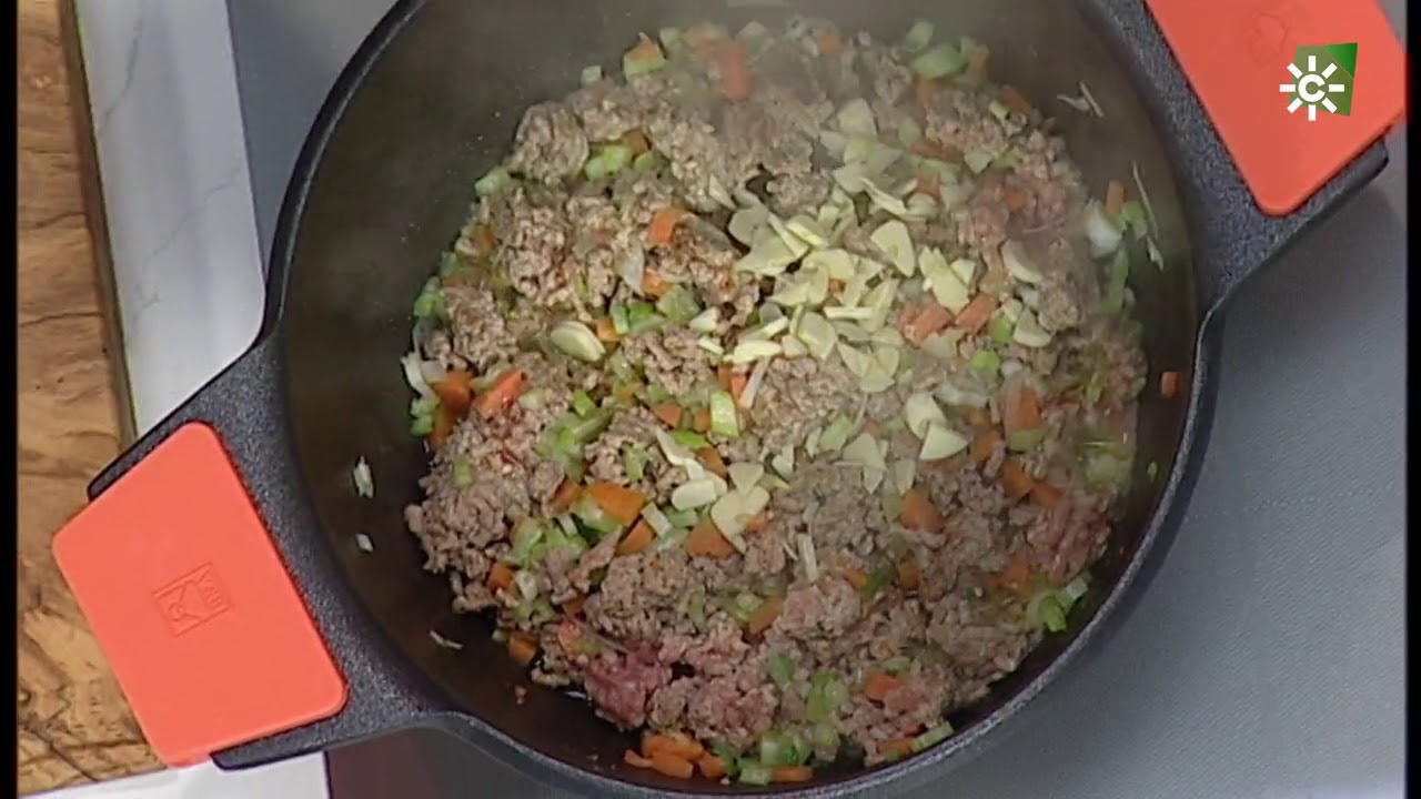 Cómetelo | Lasaña de patatas con carne