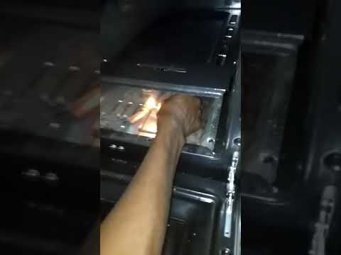 Vidéo: Comment construire une cuisinière à gaz à l'intérieur. Réchaud à gaz encastrable à deux feux