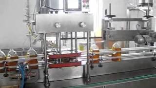 Linear Type High Speed Automatic Capping Machine For Oil Bottle,Machine automatique de capsulage