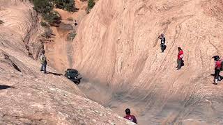 Wall-E takes on Hells Gate. First time up Hells gate, no spotter, made it in 38 seconds