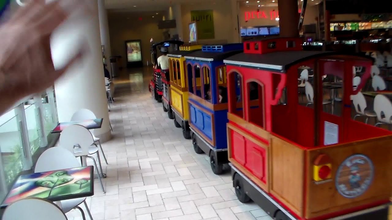 Choo Choo Train! Tysons Corner Mall: Chooo Choooooo! Tysons Corner, VA.
