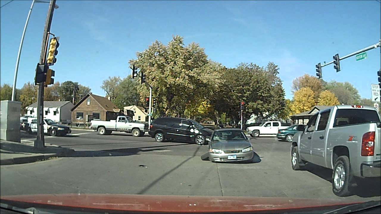 10022012 Dash cam MVA, sioux falls (Jasons World) YouTube