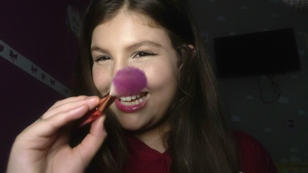 ASMR- te maquiando para seus 15 anos 🥳🥳