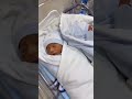 اطفال حديثي الولاده في غرفة الحضانة