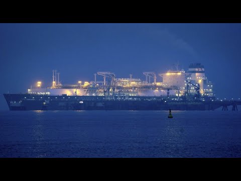 LNG-Frachter angelegt: Bürger haben gemischte Gefühle