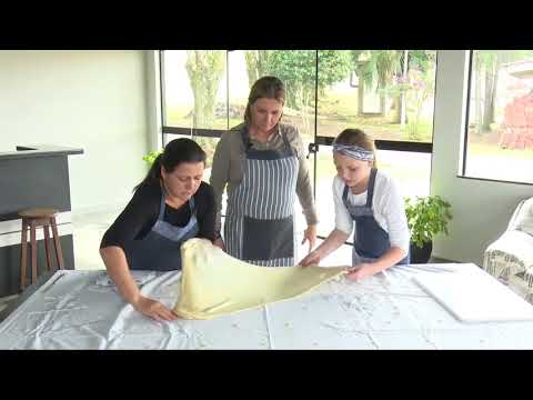 Vídeo: Strudel De Maçã Segundo Receita Do Chef A. Seleznev