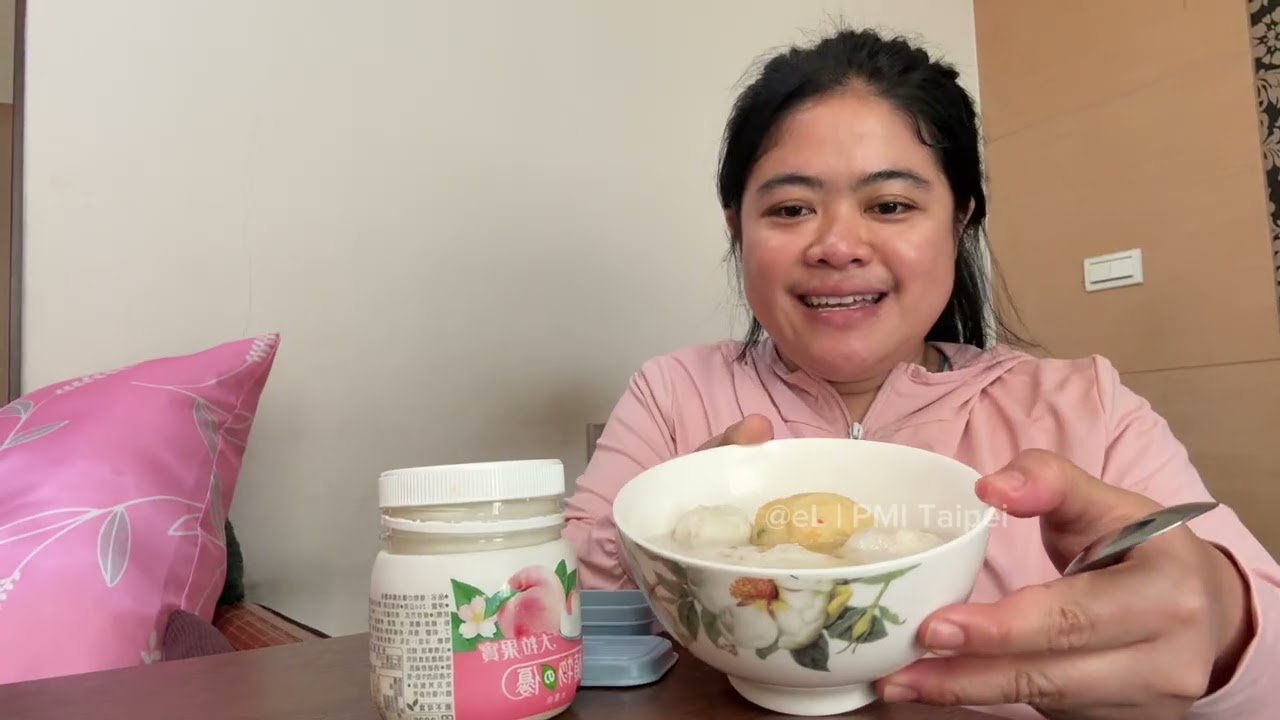 Ga cocok di lidah aku sebenarnya tp alhamdulillah apapun yg aku makan semoga jd vitamin 