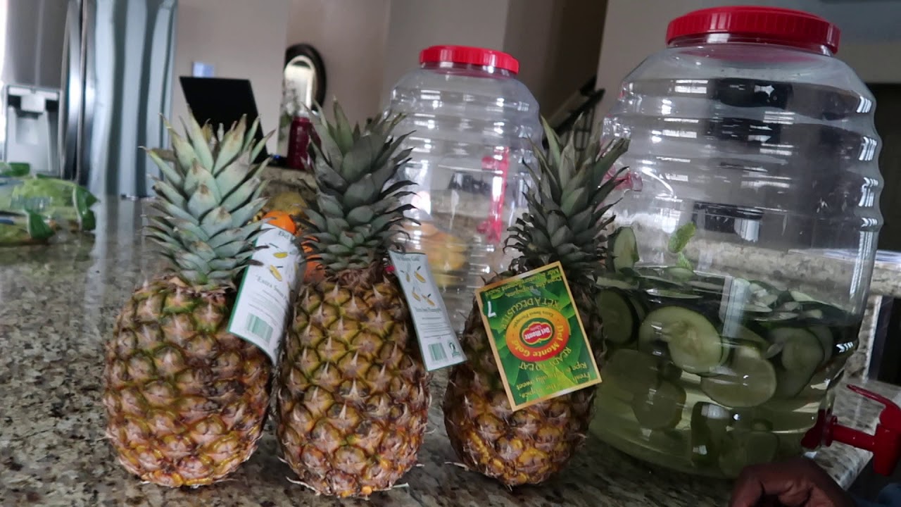 HOW TO FIND A RIPE PINEAPPLE - YouTube