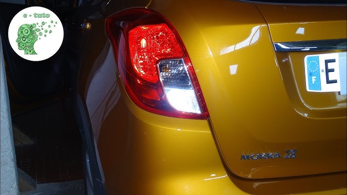 Changer ampoule éclairage de plaque Opel Mokka X. 