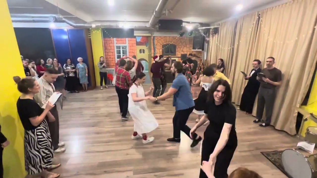 Christmas 2023. Lindy Hop Mix&Match ProAm. Prelims. Heat 2, song 3