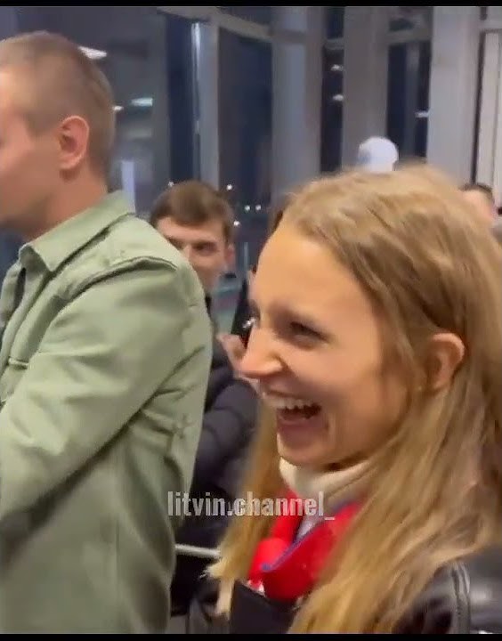 Литвин поцеловался со своей Девушкой 😲 - YouTube