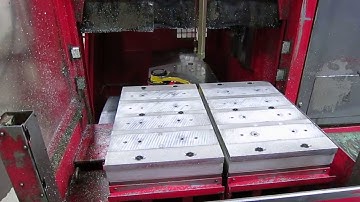 Matsuura RA-1F CNC Vertical Machining Center with Pallet Changer -Video 2- Pallet Change