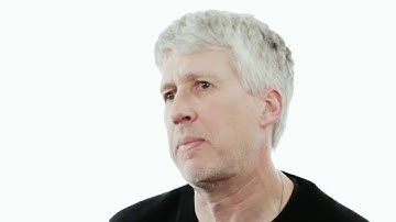 Dr. John Flucke presents DEXIS CariVu™ caries detection device