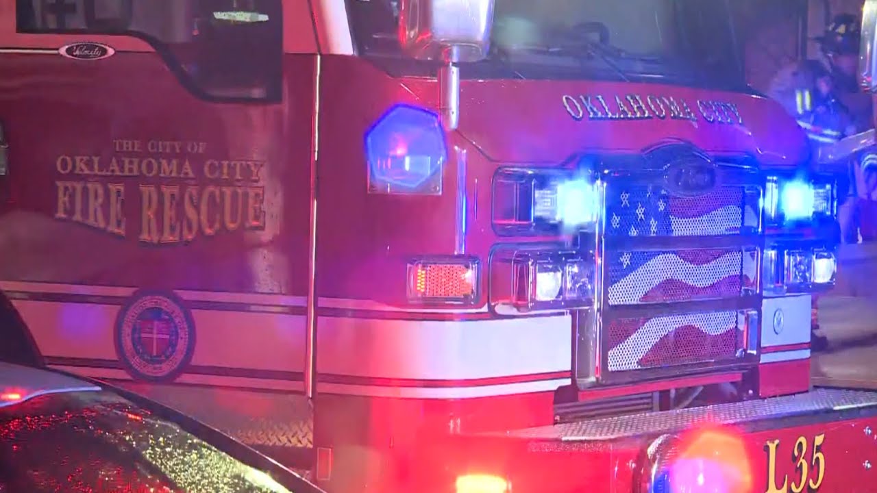 Lightning strike sparks house fire in southwest OKC - YouTube