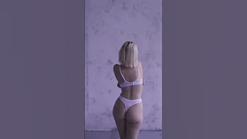 GIRL WITHOUT CLOTH SITTING ON BED NEW SEXY GIRL VIDEO 