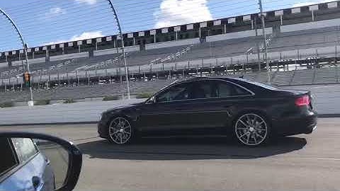 F10 M5 vs Audi R8 Roll Race