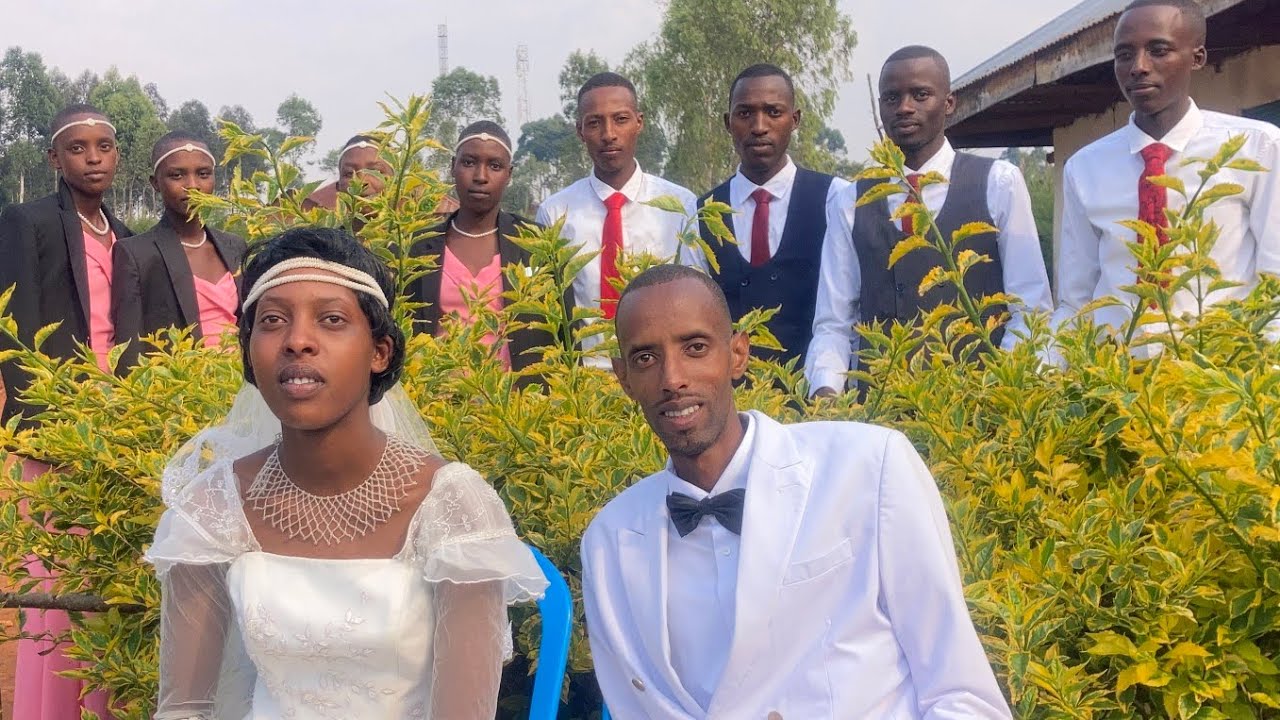 DOCTEUR MOÏSE NA DIVINE BAKOZ'UBUKWE BUDASANZWE BUTUNGUY' ABANTU MUMINEMBWE