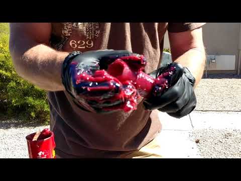 Refilling a chainsaw