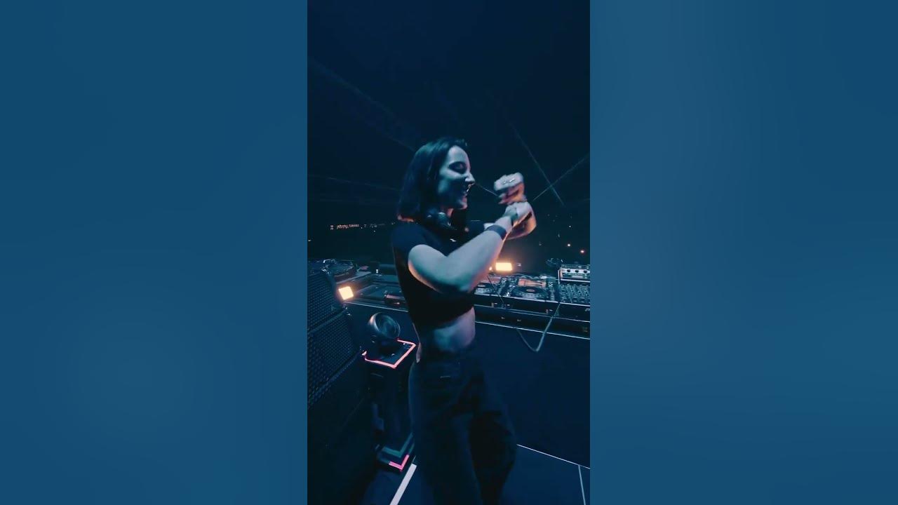 Dream back to back?! Charlotte de Witte b2b Amelie lens is a dream playing some KI/KI  🔥❤️