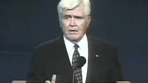 Admiral Stockdale - 1992 VP Debate - "Who Am I? Wh...