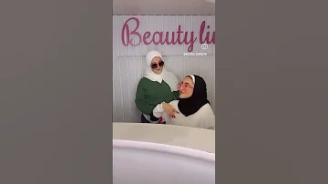 شايف القمر اللي منور فوق أنا بس قاعد تحت Explore Follow Fashion Tiktok Botox Hair ترند 