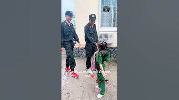 Em bé bộ đội bắt tay chào các chú công an #respect #congannhandan #canhsatcodong #short