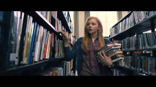 Carrie - Official Mgm Y Screen Gems Trailer 2 .Musicacinetv