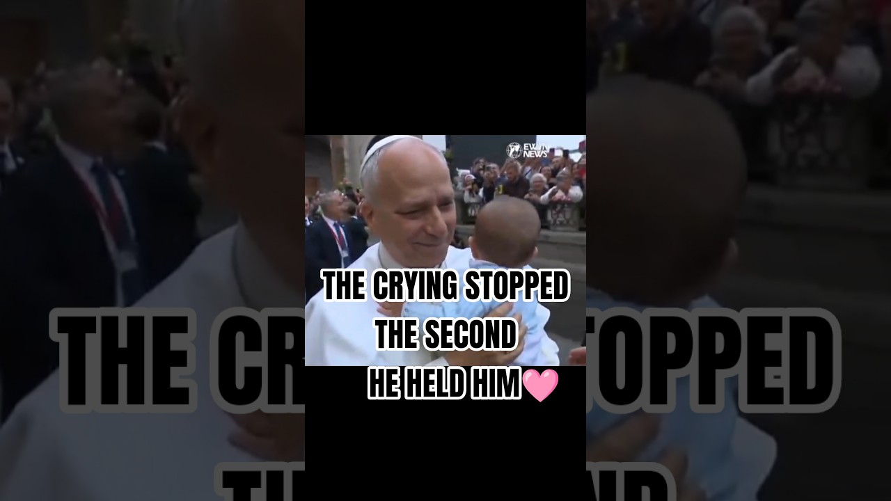 YouTube에서 The exact moment a crying baby stopped crying as soon as Pope LeoXIV held them #popeleoxiv #blessing 보기 YouTube에서 The exact moment a crying baby stopped crying as soon as Pope LeoXIV held them #popeleoxiv #blessing 보기
