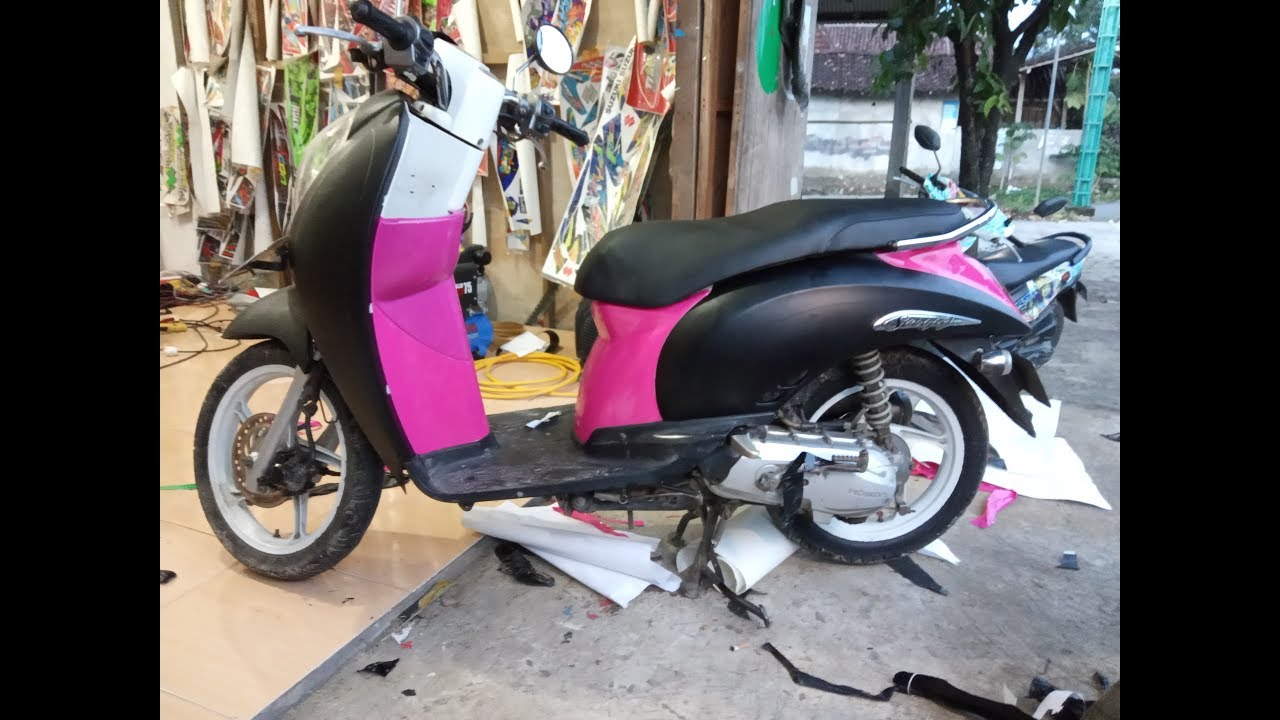 20 Inspirasi Stiker  Motor Scoopy  Hitam Aneka Stiker  Keren