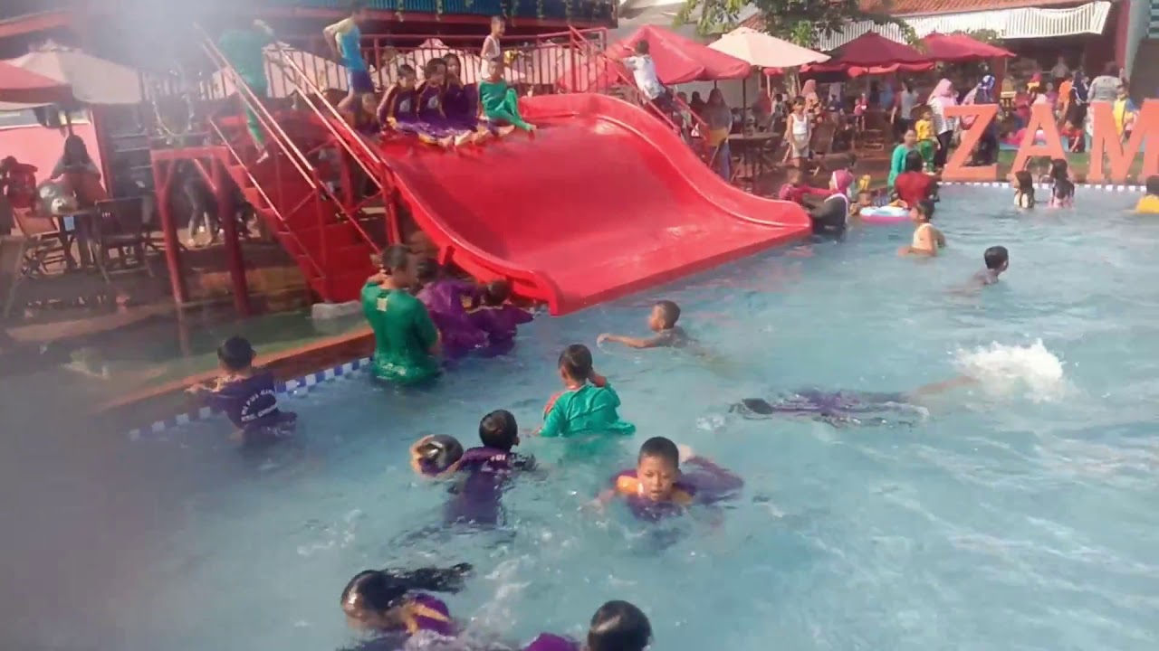 Serunya Mandi di Zam Zam Pool Kuningan - YouTube