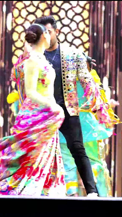 Hania Amir & Farhan Saeed Dance In Hum Awards #haniaamir #farhansaeed  #humaward #360music #scope360