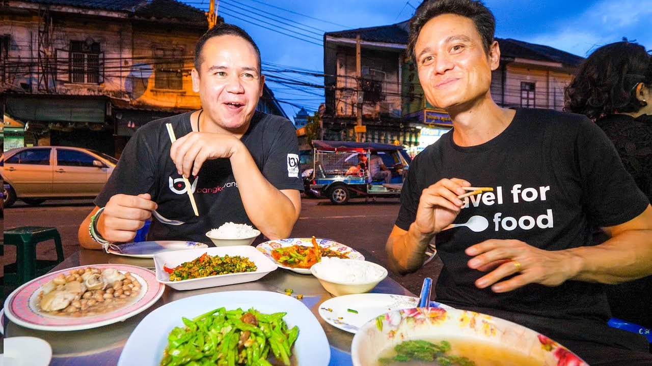Thai Chinese Food Tour in ENDANGERED CHINATOWN Community in Bangkok, Thailand! | Mark Wiens